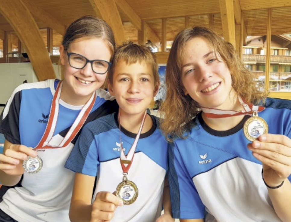 Medaillen für Schwimmer des Schwimmclub Frutigen am BEO Cup in Gstaad 2019
